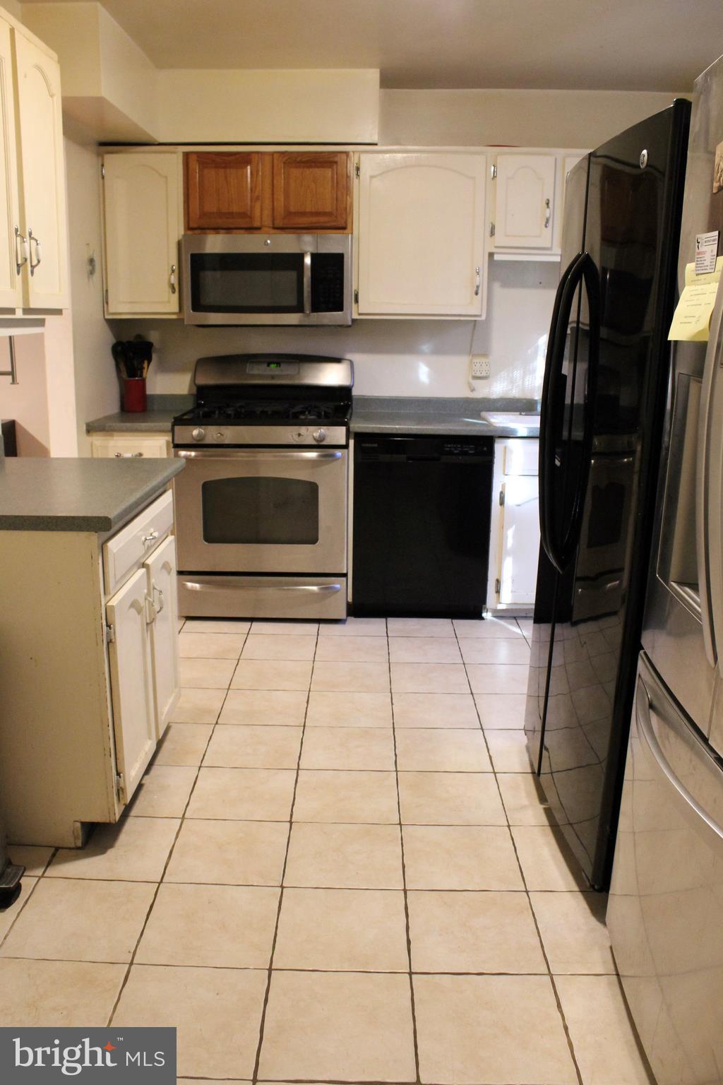 LAKE BRADDOCK - Residential