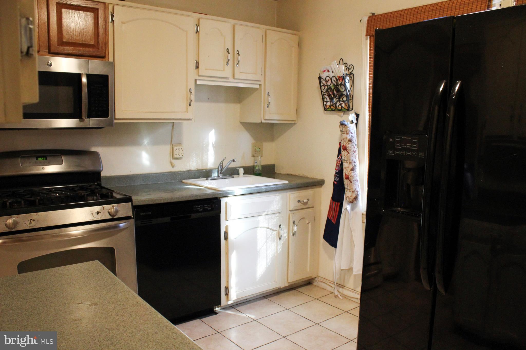 LAKE BRADDOCK - Residential