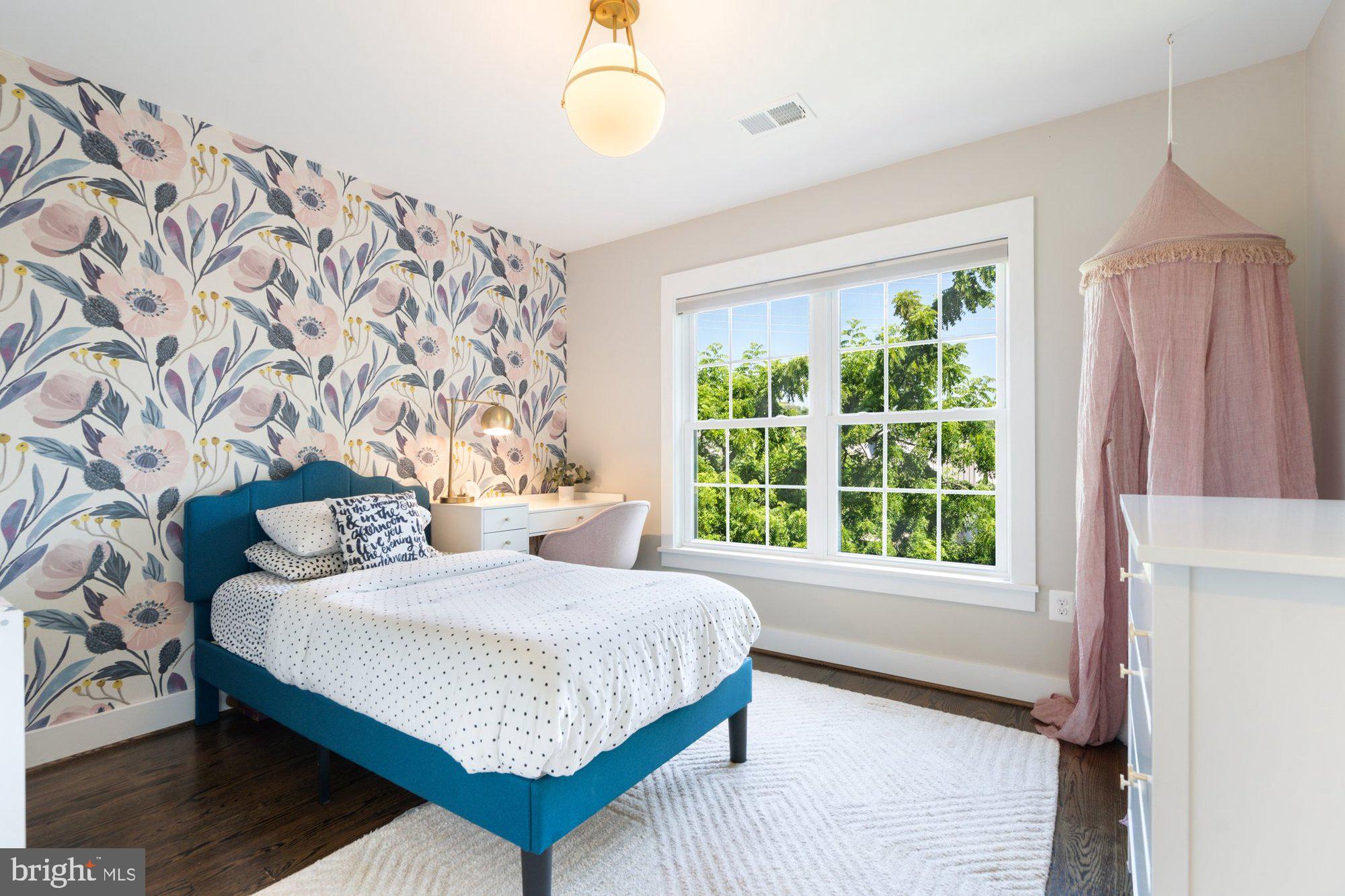 WEST VIENNA WOODS - Residential