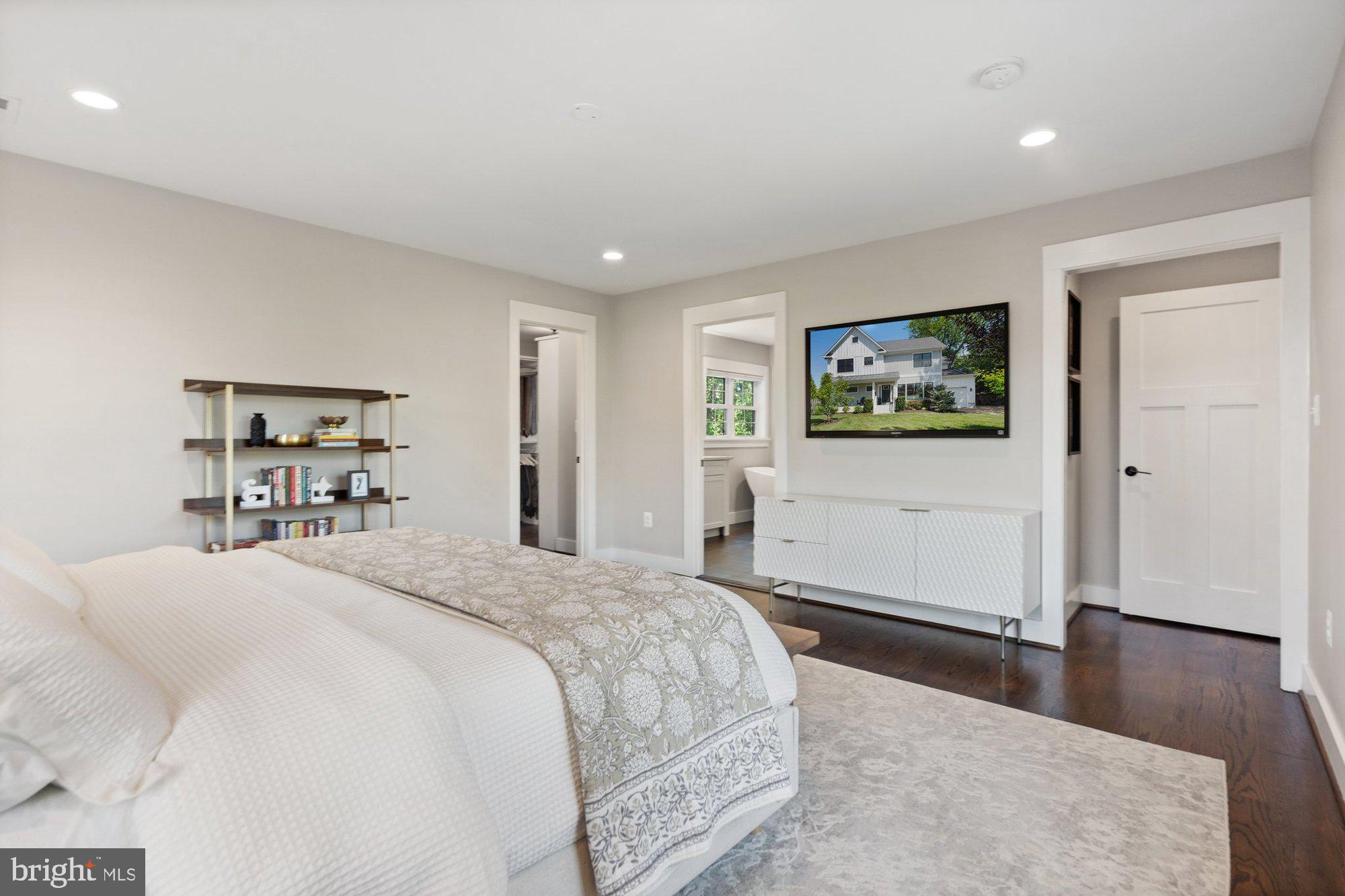 WEST VIENNA WOODS - Residential