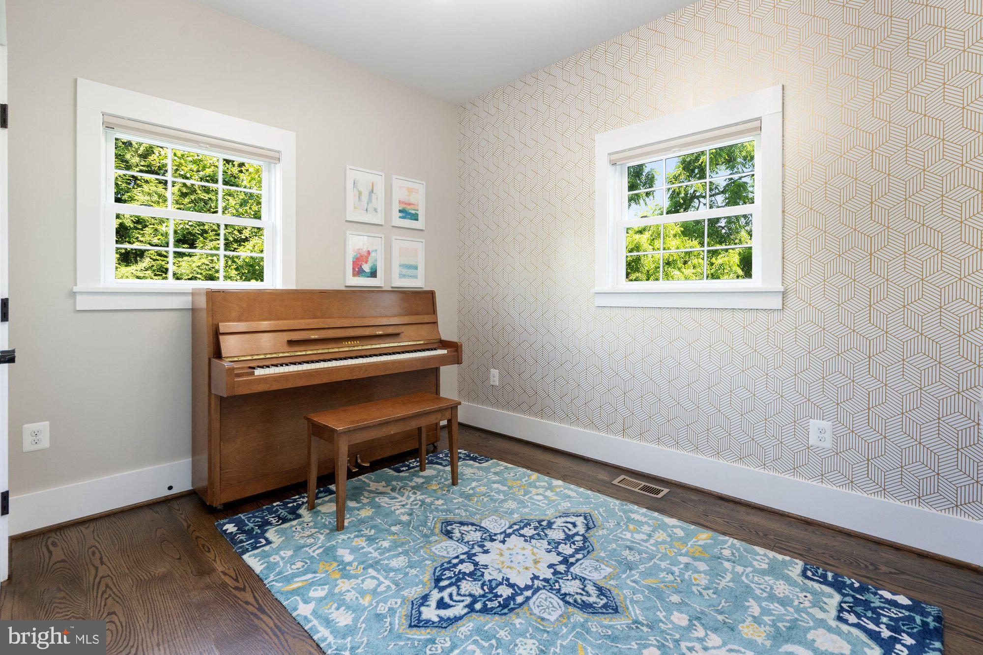 WEST VIENNA WOODS - Residential