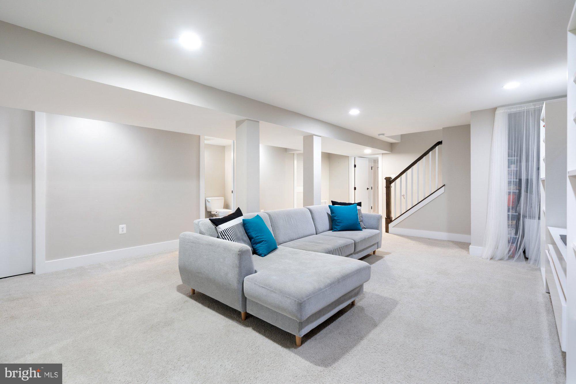 WEST VIENNA WOODS - Residential