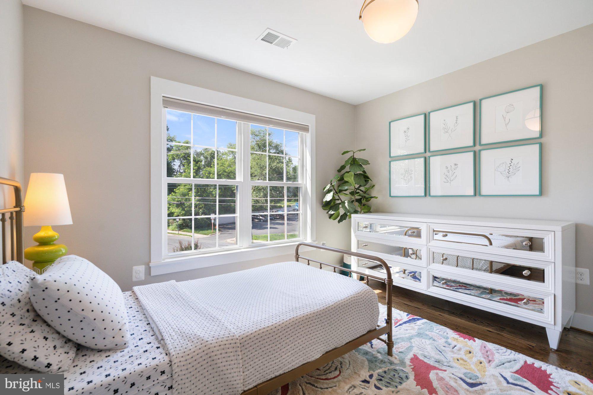 WEST VIENNA WOODS - Residential