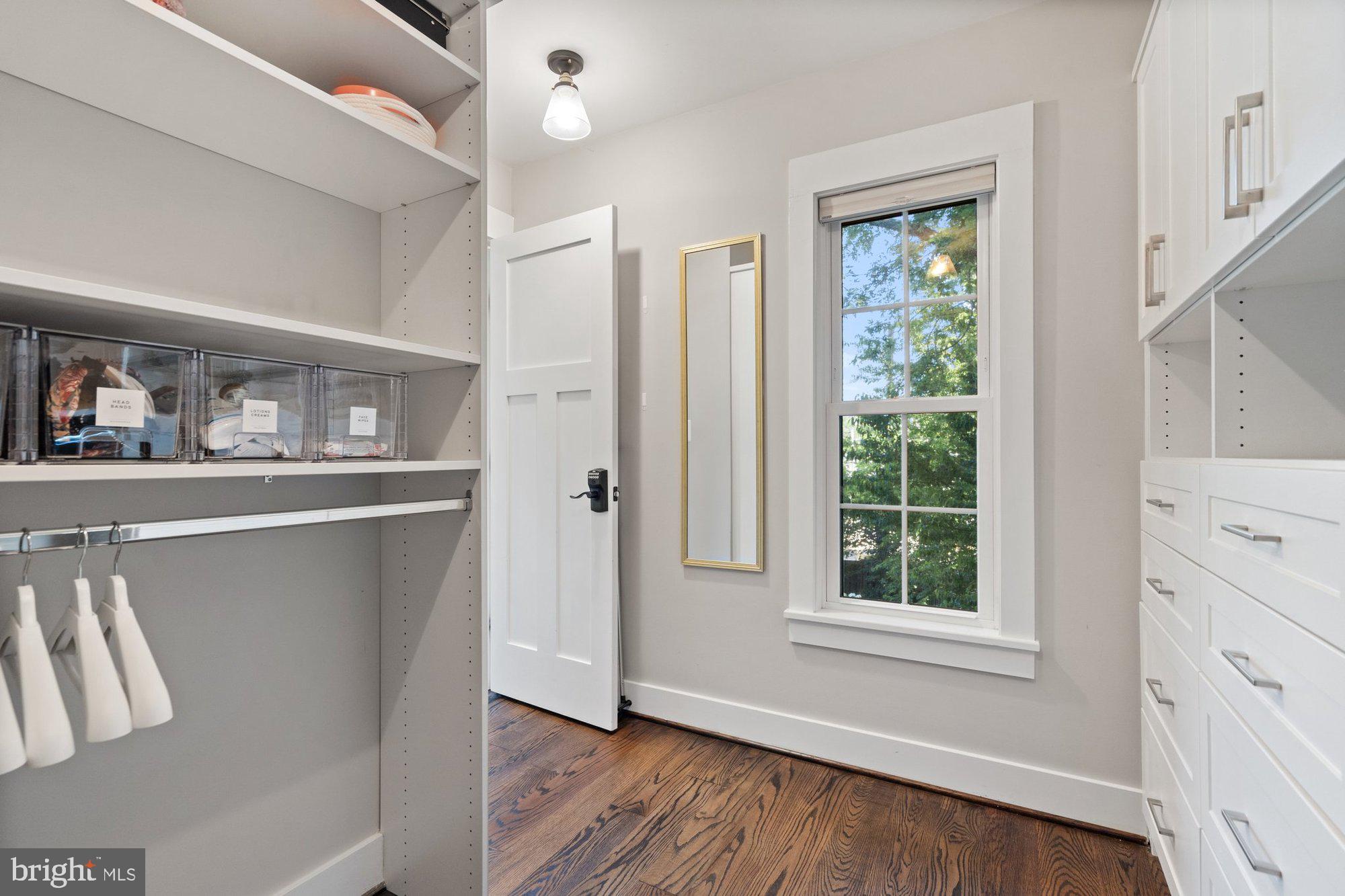 WEST VIENNA WOODS - Residential