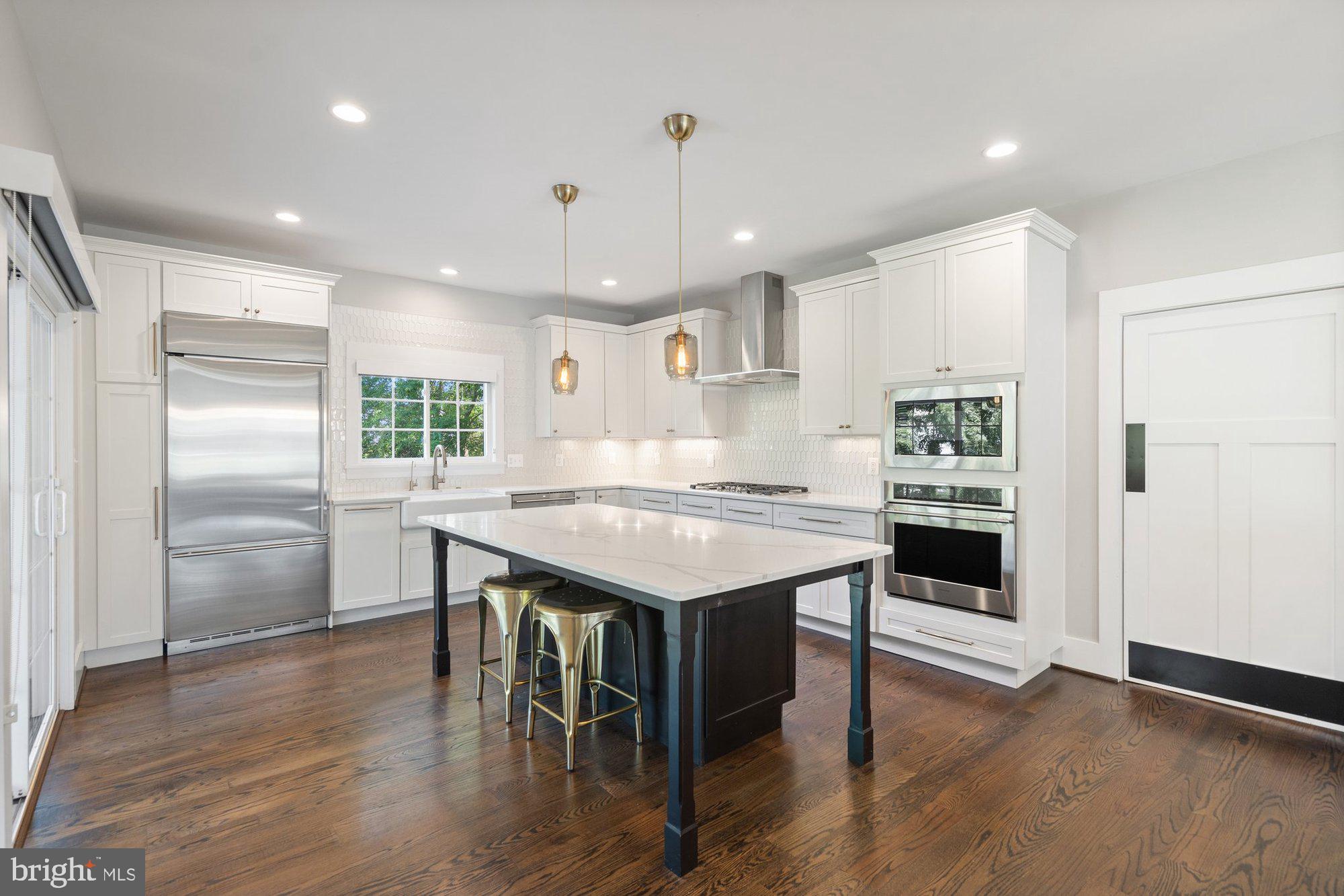 WEST VIENNA WOODS - Residential