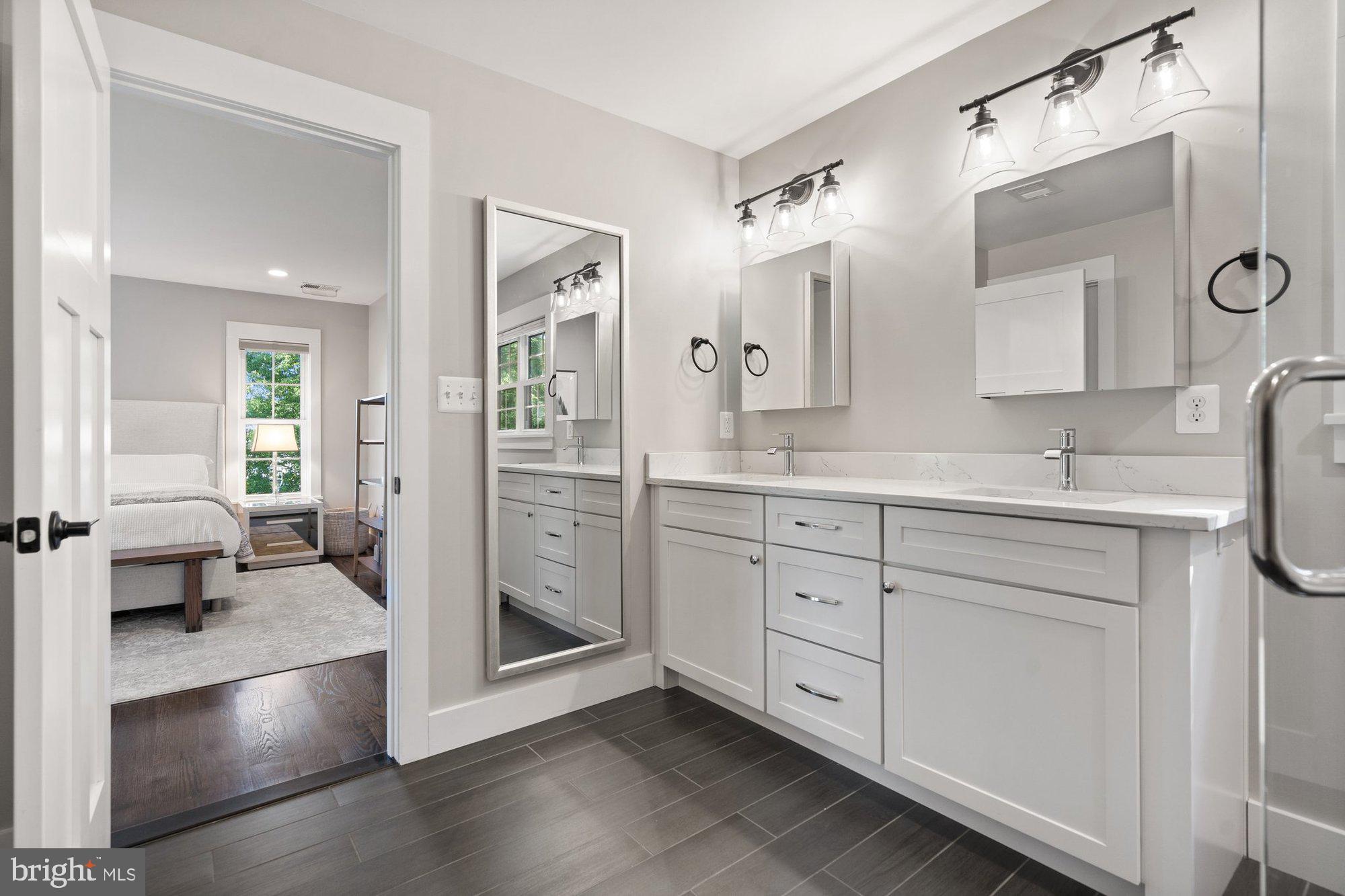 WEST VIENNA WOODS - Residential