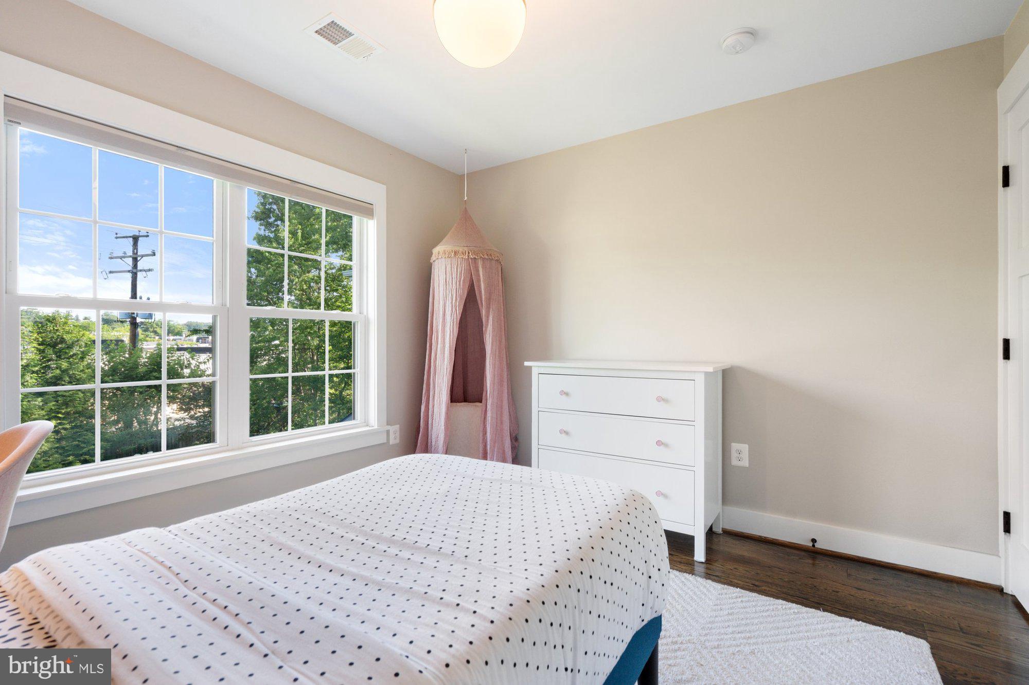 WEST VIENNA WOODS - Residential