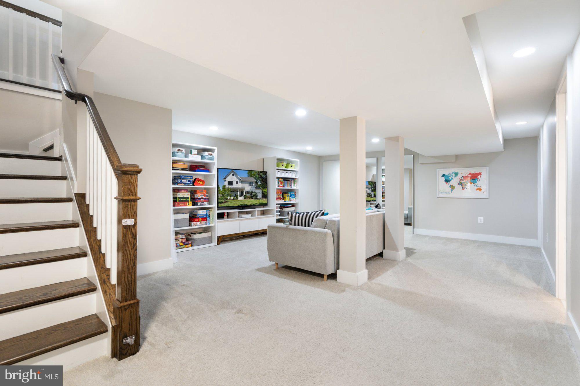 WEST VIENNA WOODS - Residential