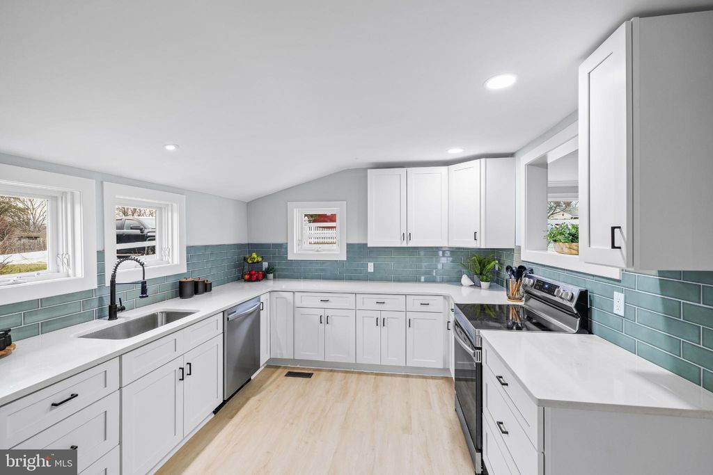 Photo of 15 Henry Avenue, COLLEGEVILLE, PA 19426 (MLS # PAMC2165598)