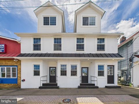 Photo of 10 W Railroad Avenue, JAMESBURG, NJ 08831 (MLS # NJMX2010812)