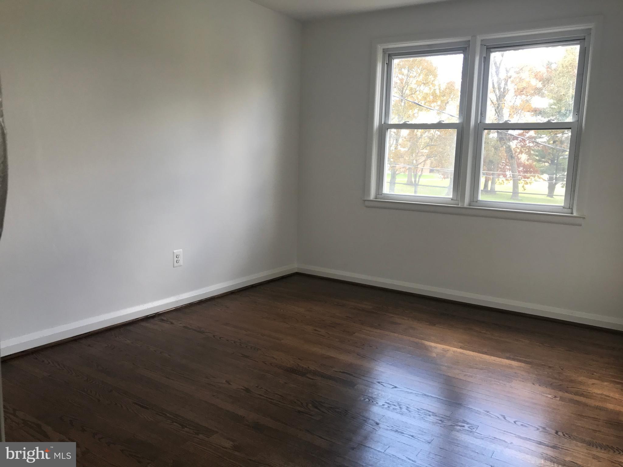 INGLESIDE PARK - Residential