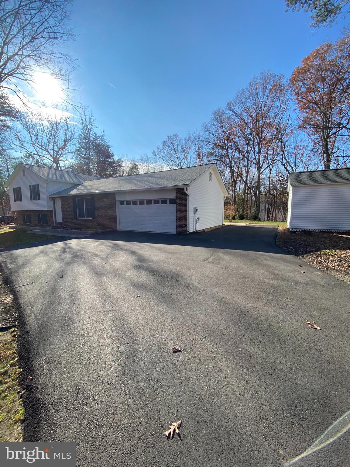 BRETON BAY ESTATES - Residential Lease