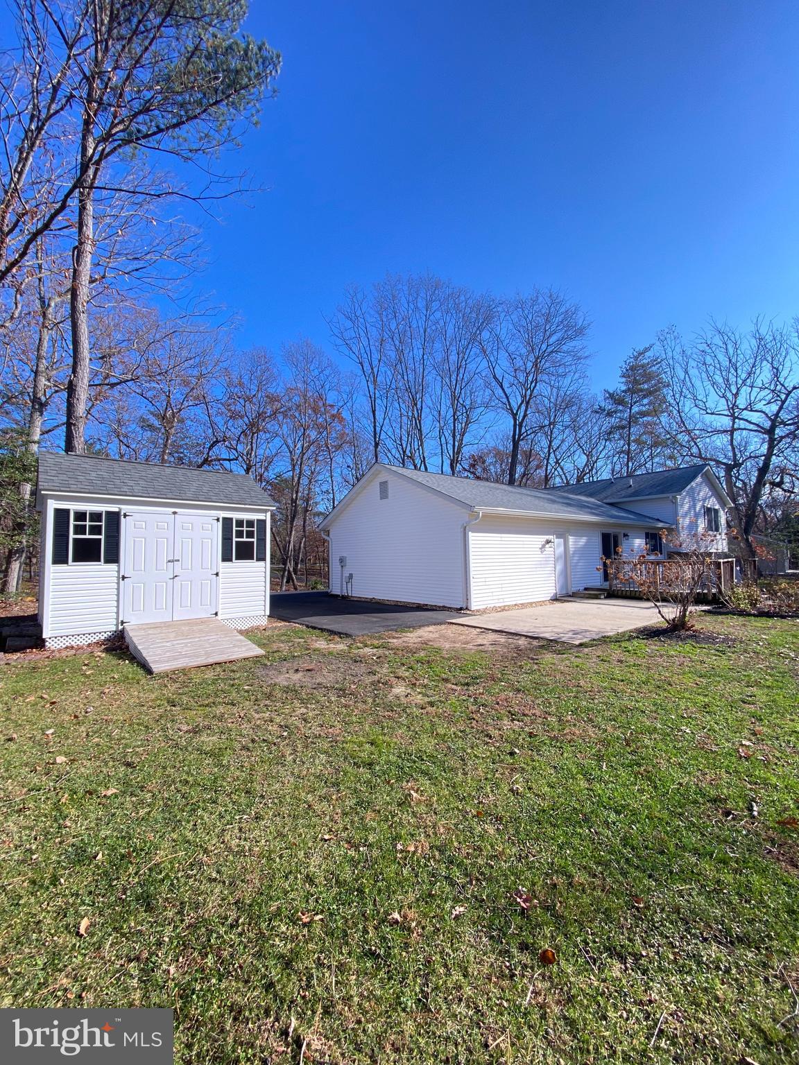 BRETON BAY ESTATES - Residential Lease