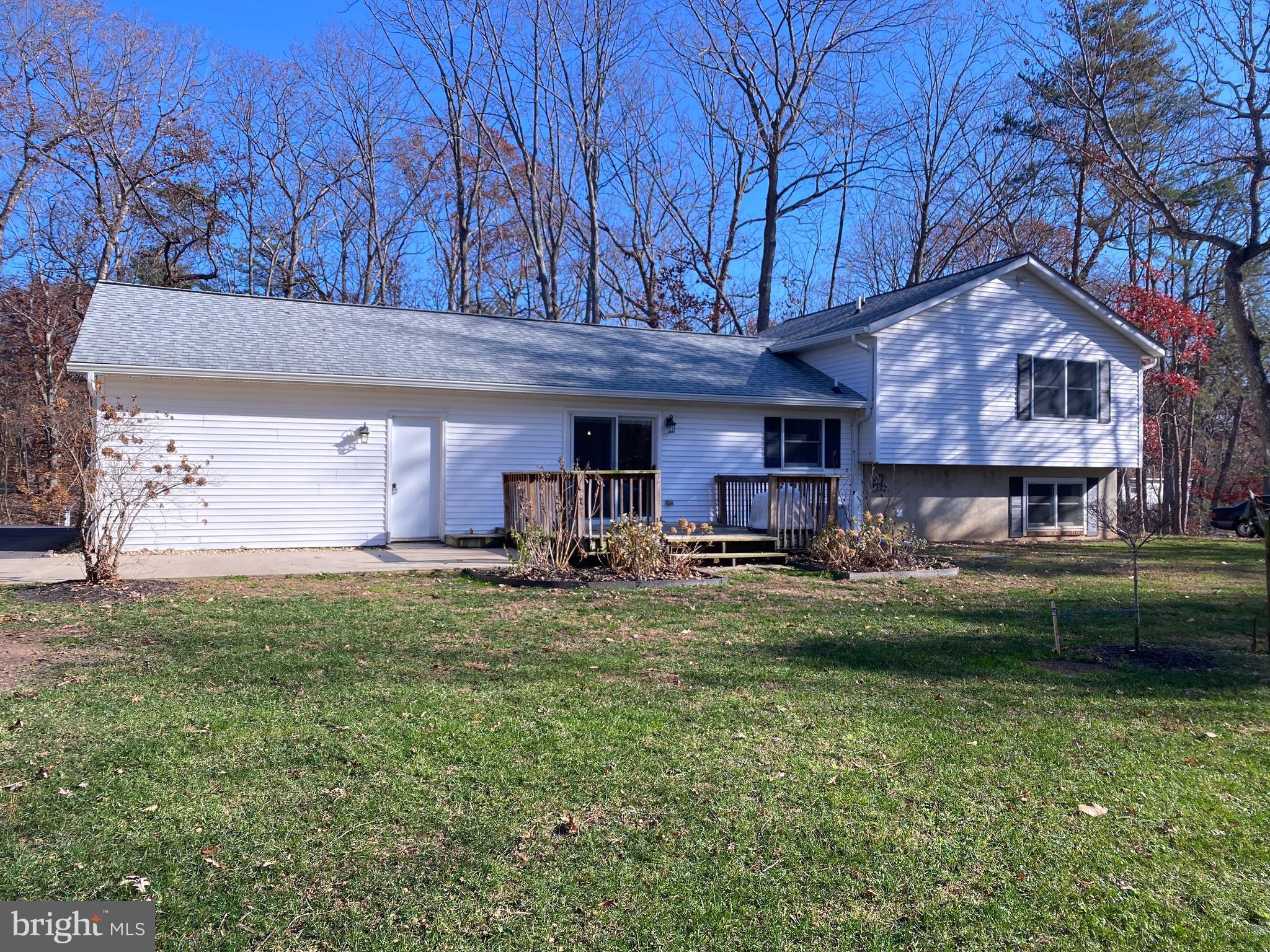 BRETON BAY ESTATES - Residential Lease