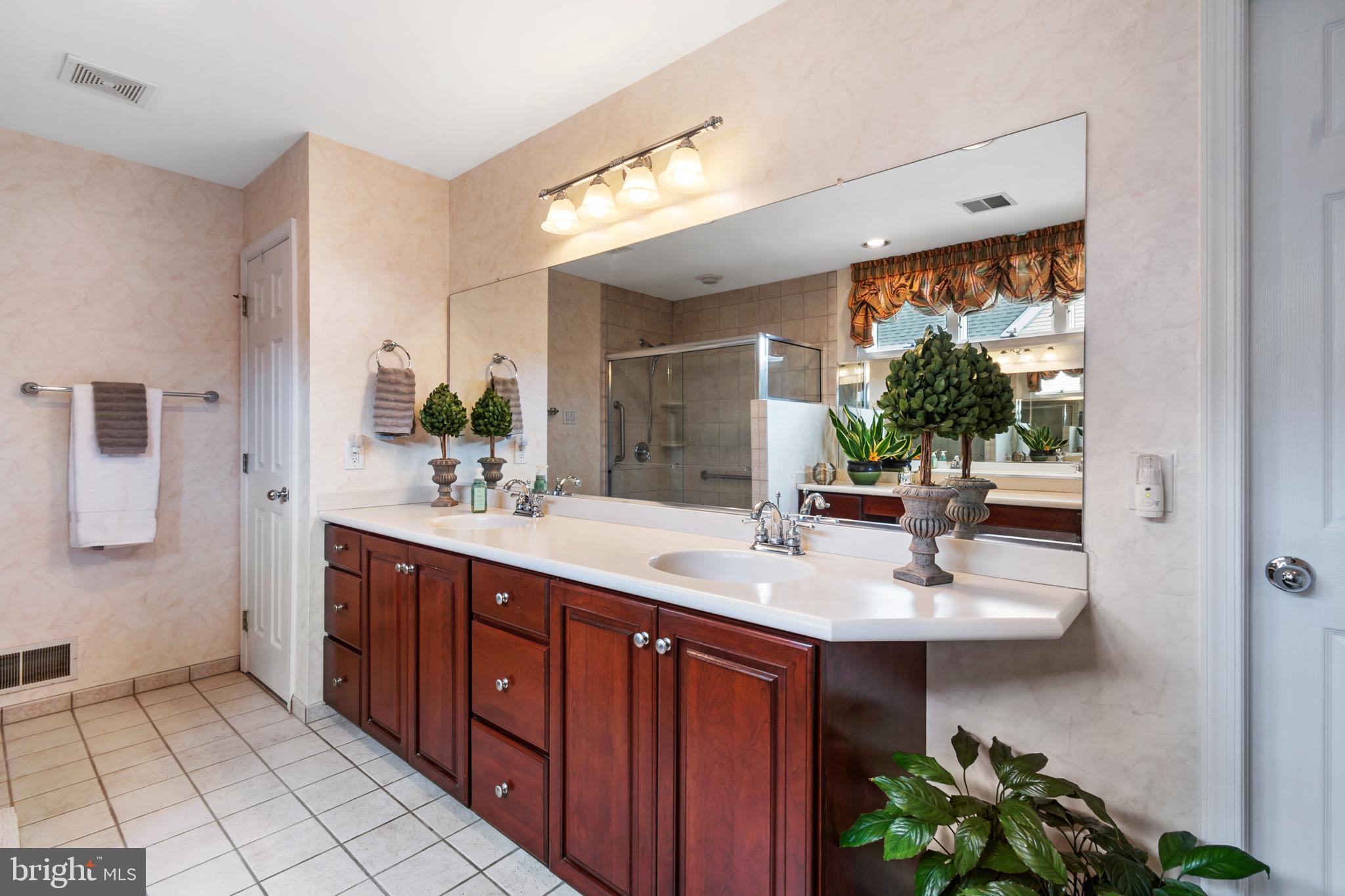 HARRIS YORK - Residential