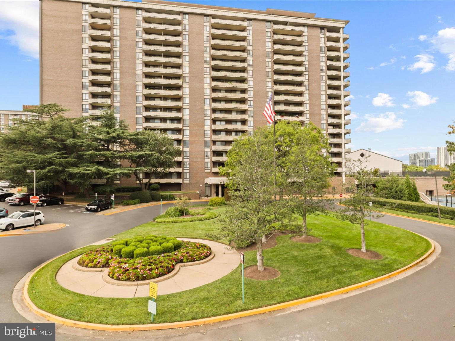 REGENCY AT MCLEAN - Residential