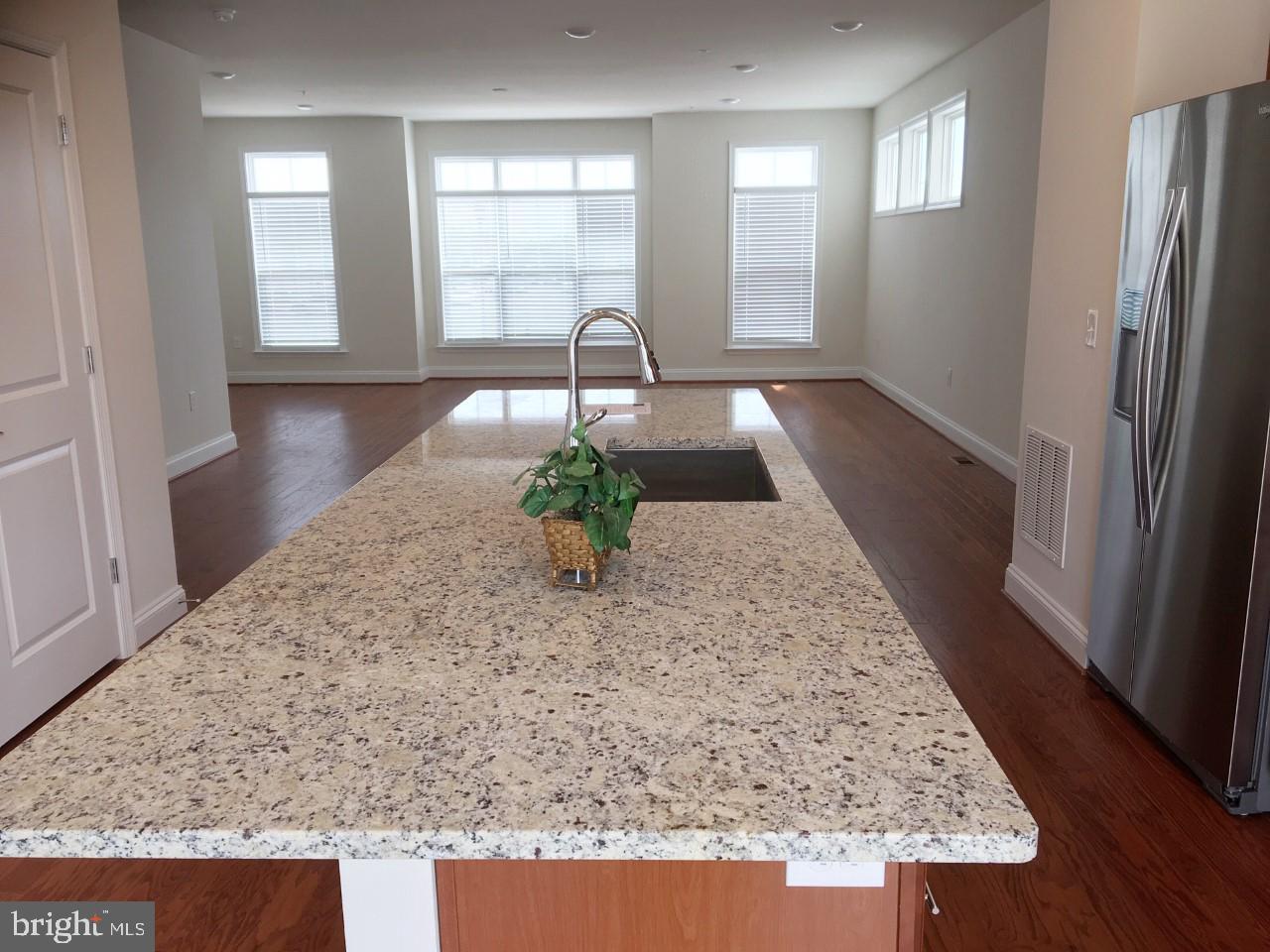 MOOREFIELD STATION - Residential Lease