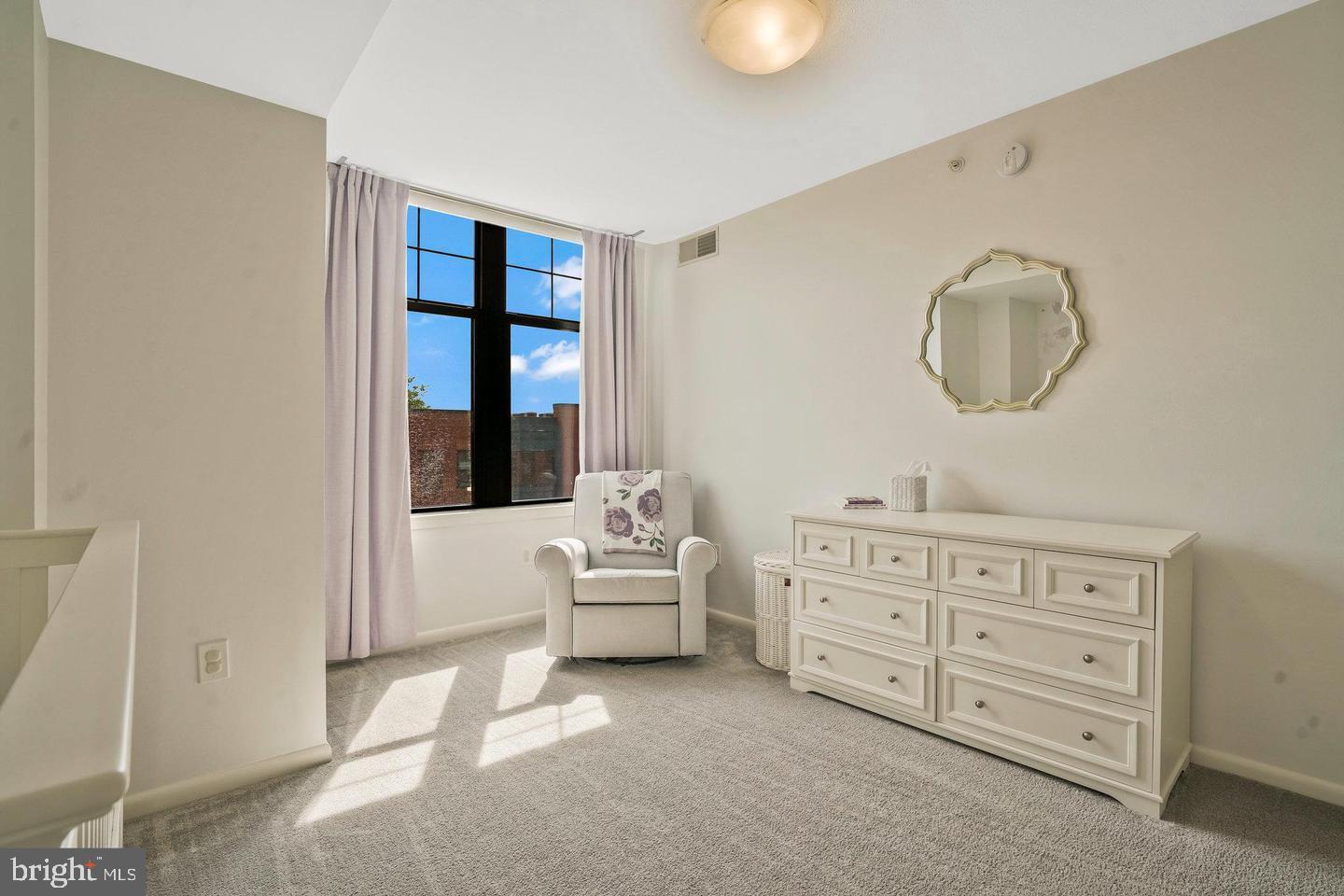 CLARENDON 1021 - Residential Lease