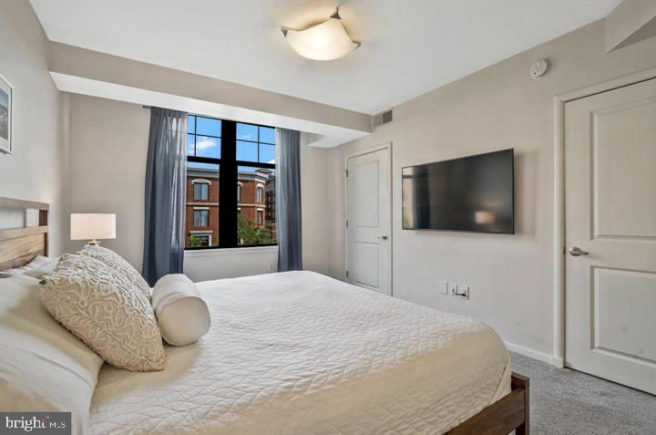 CLARENDON 1021 - Residential Lease