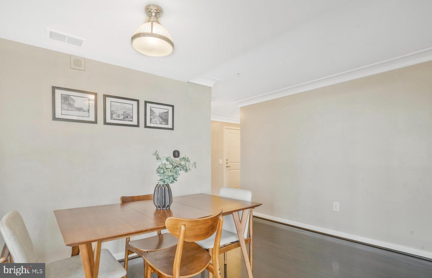 CLARENDON 1021 - Residential Lease