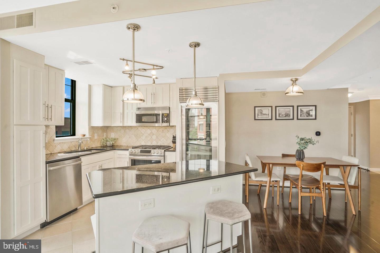 CLARENDON 1021 - Residential Lease