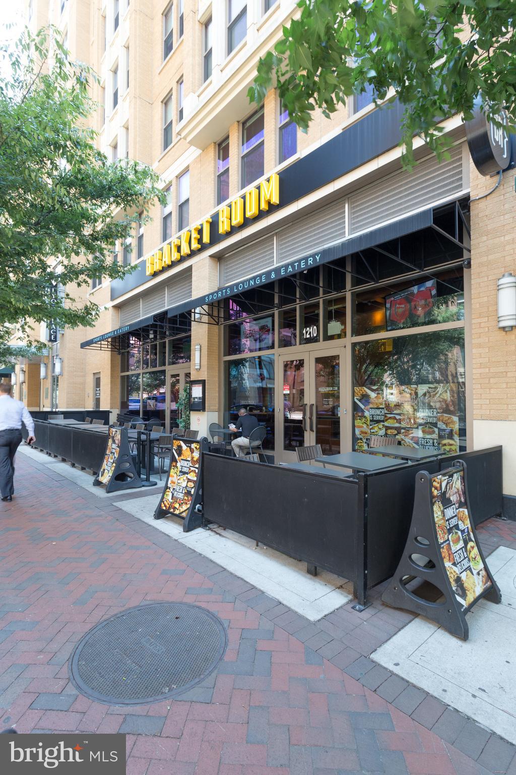 CLARENDON 1021 - Residential Lease