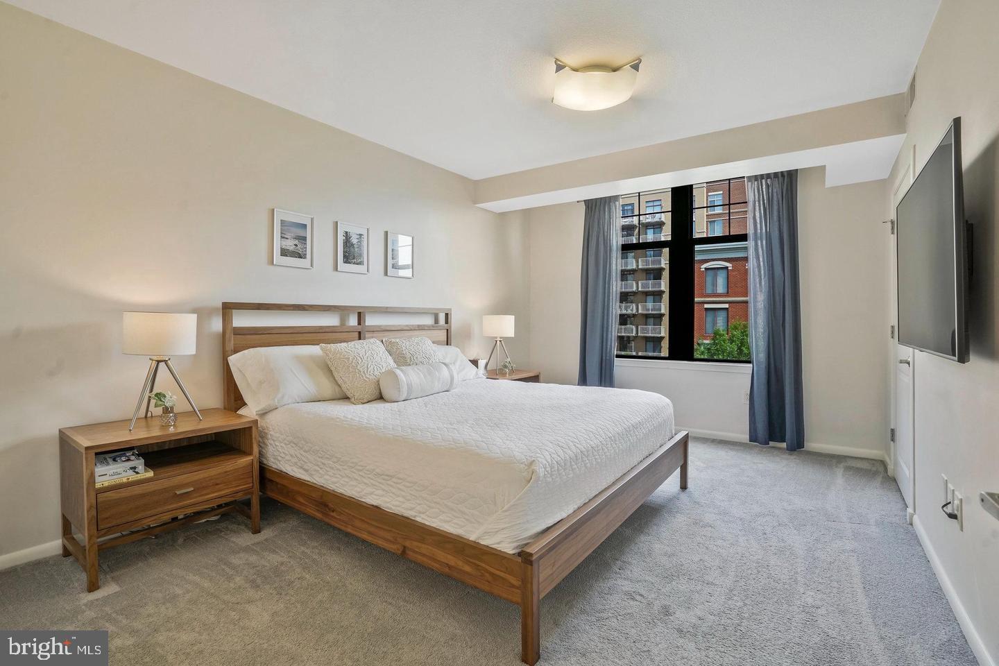 CLARENDON 1021 - Residential Lease