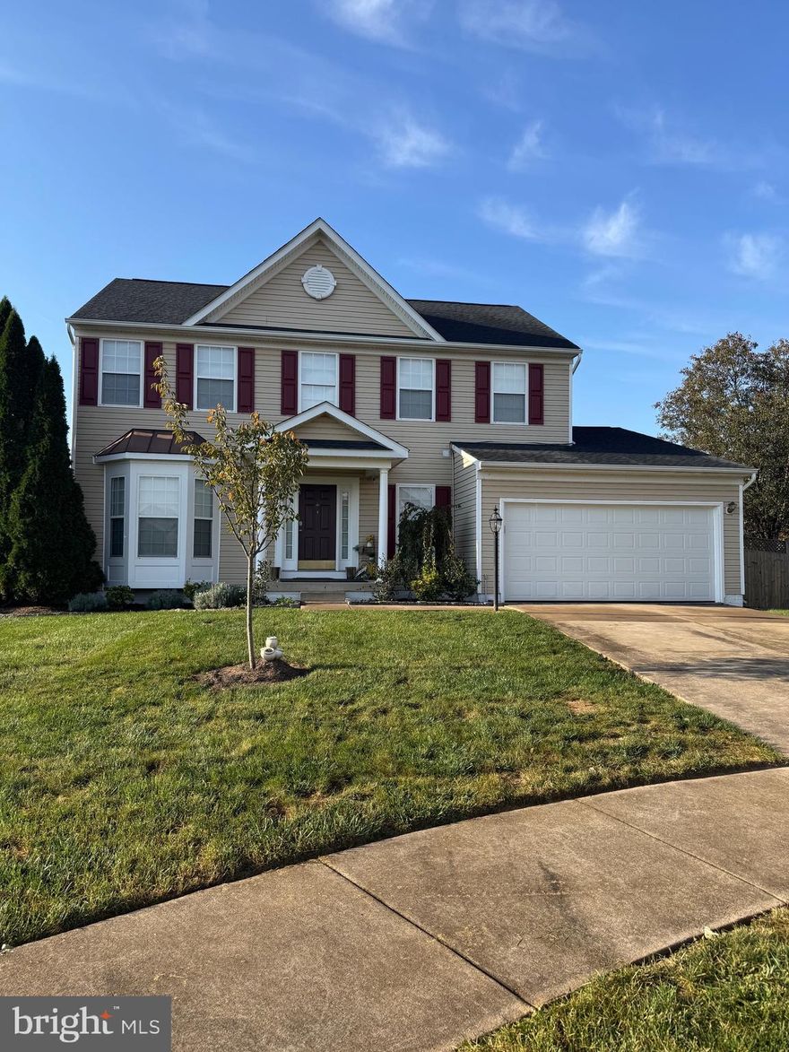 Beautiful well maintained 3 level, 4 bedroom, 3.5 bath, home in Bealeton, VA . Close to shopping and schools. Pets on case by case basis, Pet deposit $500.00 per pet. $50.00 per month pet rent per pet. 10 miles to Warrenton, 15 minutes to Culpeper, and 30 Minutes to Fredericksburg. Home is getting some new paint and will be ready to rent with occupancy 1 December 2024.  Fill out Applications on Rent Spree