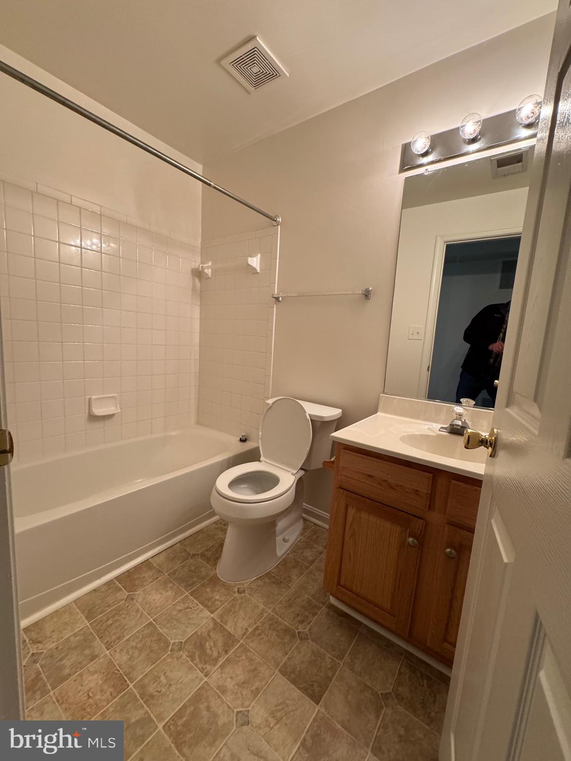 BEALETON STATION - Residential Lease