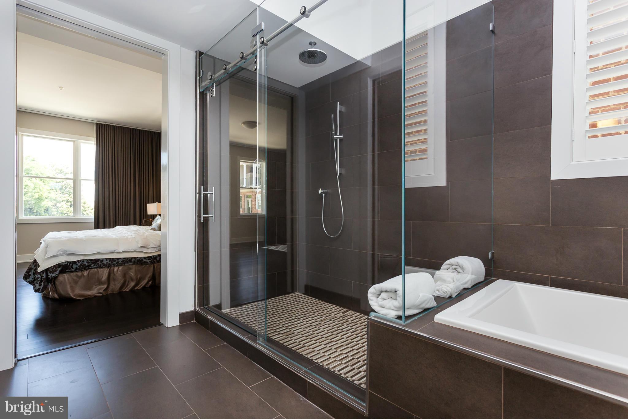 AMELIA SQUARE - Residential