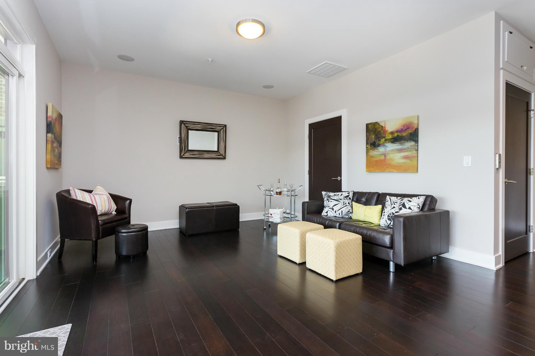 AMELIA SQUARE - Residential