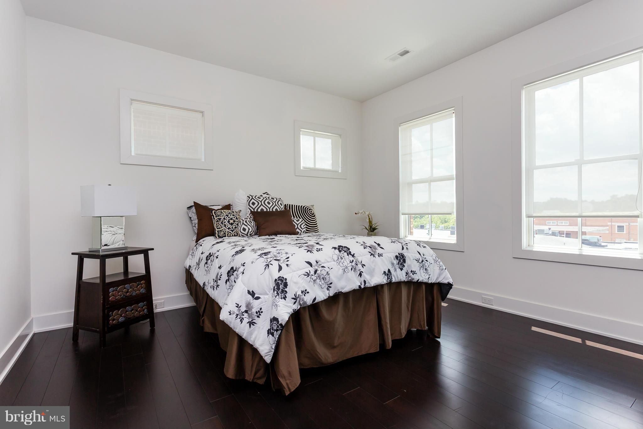 AMELIA SQUARE - Residential