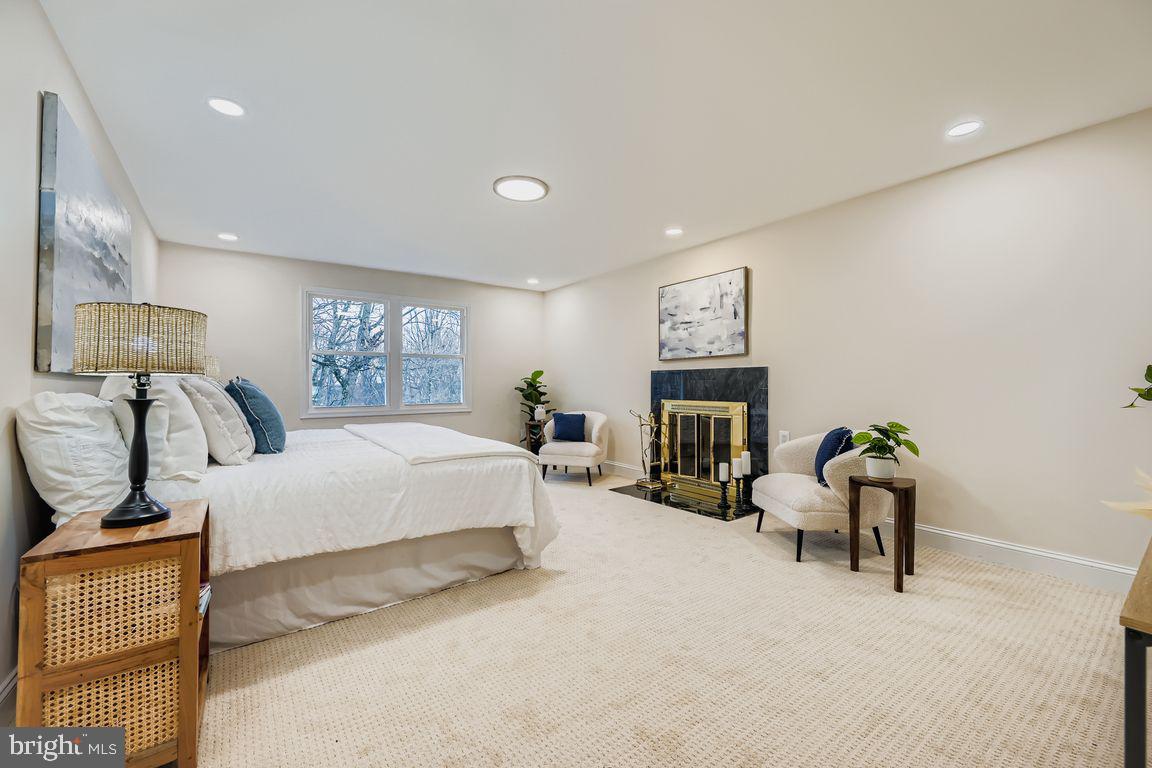 VALLEY HILLS - Residential