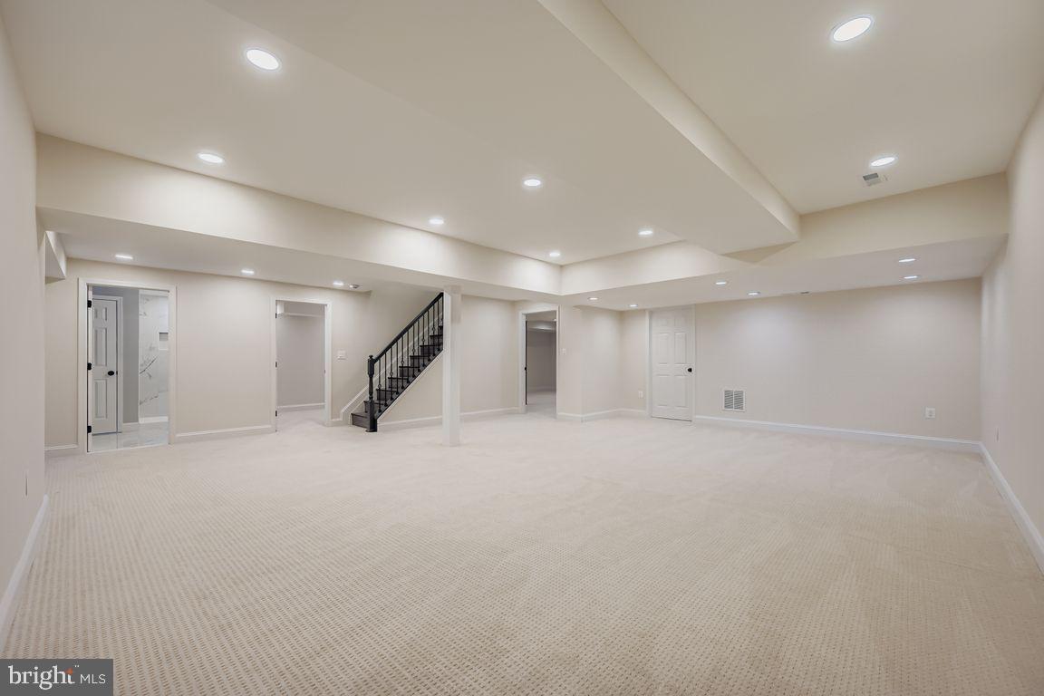 VALLEY HILLS - Residential