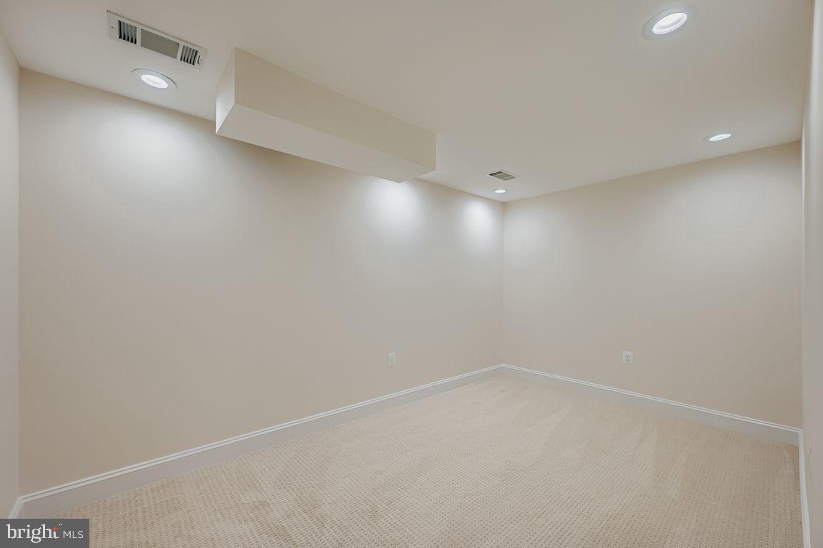 VALLEY HILLS - Residential