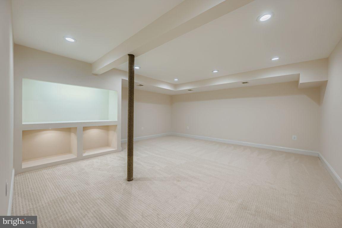 VALLEY HILLS - Residential