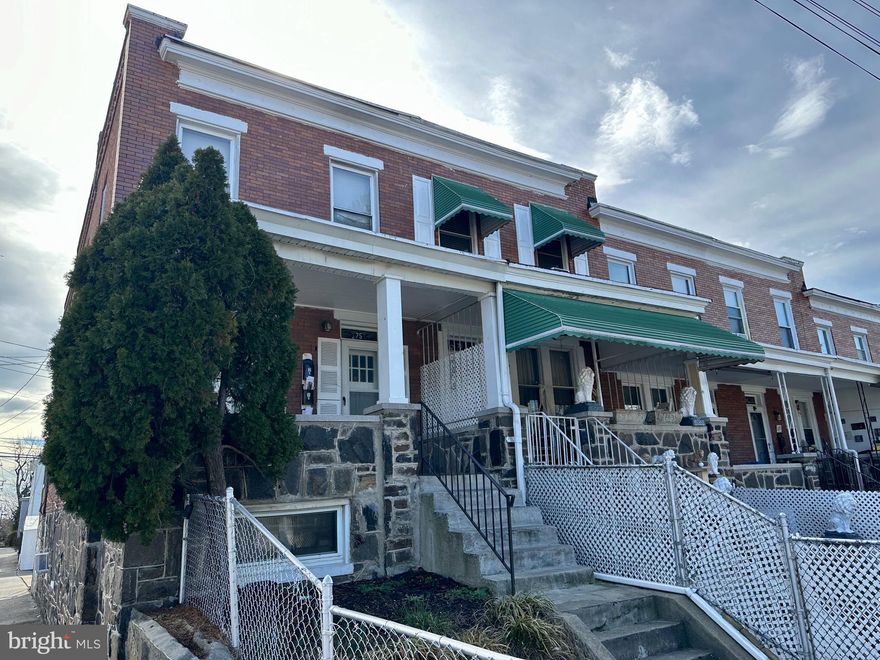 HUGE PRICE ADJUSTMENT, SELLER SAYS SELL!   Don't miss this multifamily with 3-units, live in 1 unit and lease the other two or lease all 3 of them!  This  townhouse offers great cash flow. All 3 are FULLY LICENSED AND SEPARATELY METERED and with separate entrances.  
**APT A (3rd floor-top level) offers 2 Bedrooms, 1 full bath with an antique tub (no shower), eat in kitchen, rents between $900-$1,000/month , **APT B (2nd floor-Main level) offers living room, 1 bed (studio), 1 bath, full kitchen, rents at $900, **APT C (1st floor-Basement) offers 1 bedroom, living/dining room, eat in kitchen, bathroom with entrance from the rear rents at $800= $2,700/MONTH TOTAL INCOME! Maintenance free exterior.  This one is TURN KEY!!
Listing includes a parking pad, apartments A & B have a rear door walkout to staircase. Additional documents regarding current licenses, certifications and inspections are available upon request.