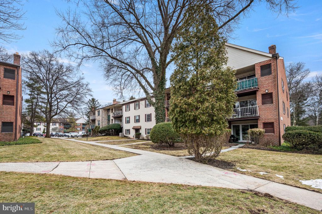 Photo of 275 Drummers Lane #275, WAYNE, PA 19087 (MLS # PACT2118584)