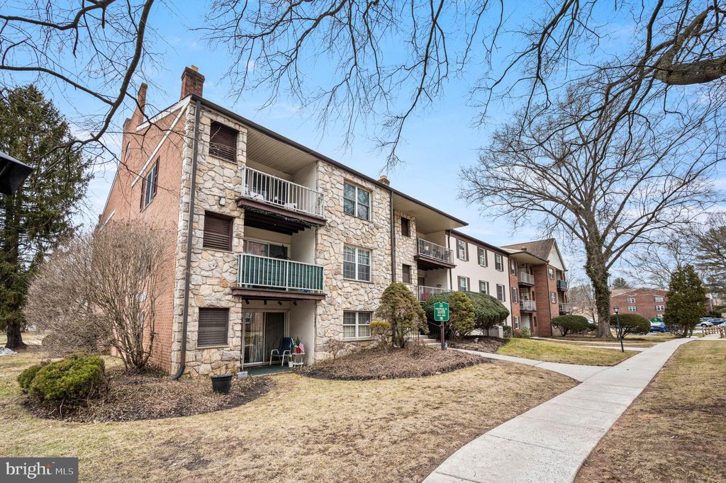 Photo of 275 Drummers Lane #275, WAYNE, PA 19087 (MLS # PACT2118584)