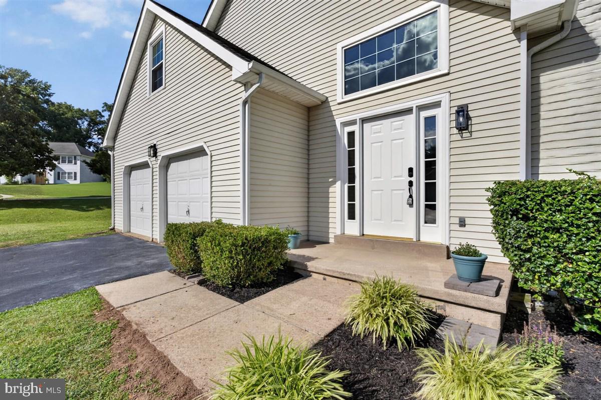 6 ROY COURT