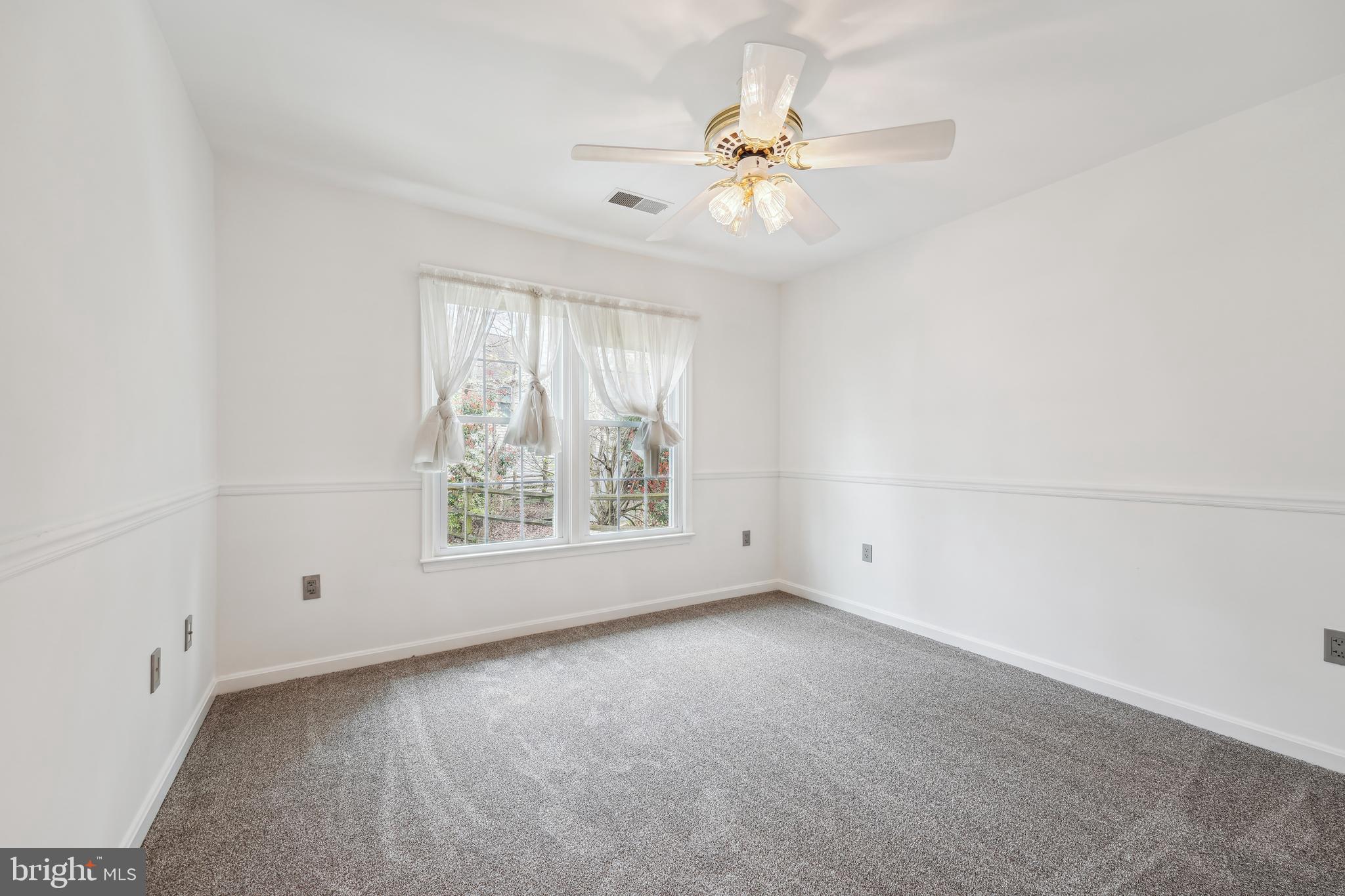 DORCHESTER - ST. CHARLES - Residential