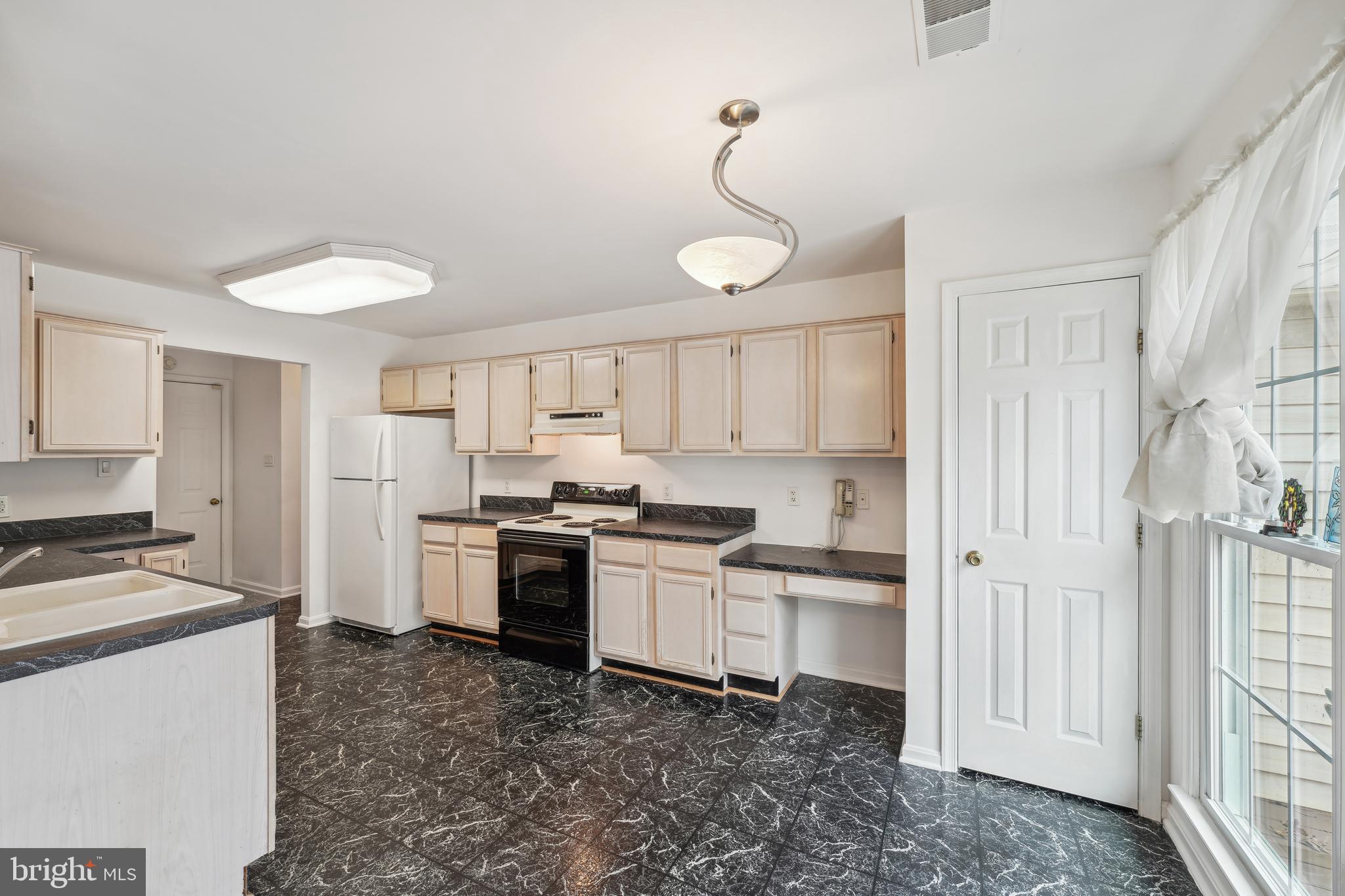 DORCHESTER - ST. CHARLES - Residential