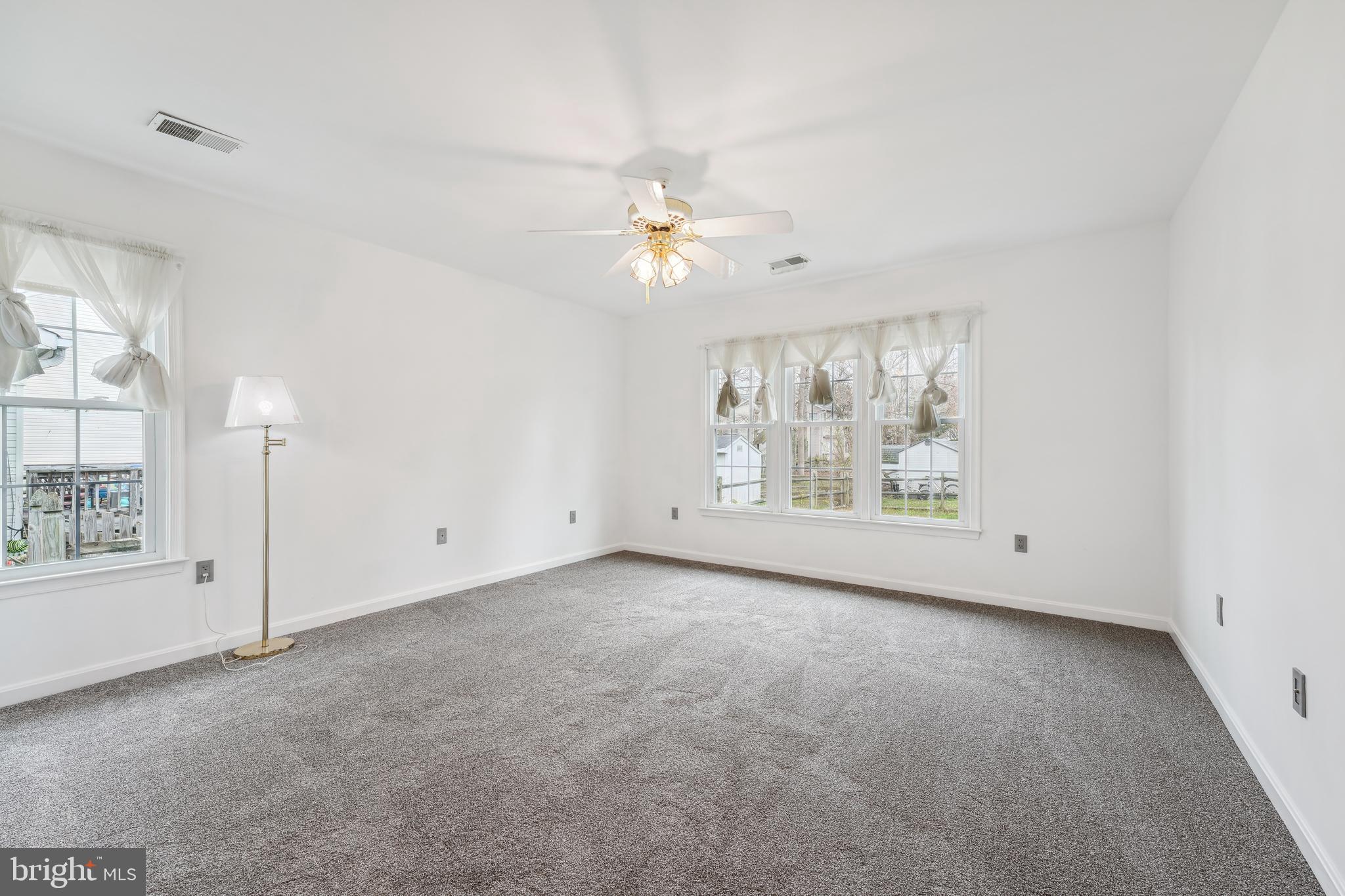 DORCHESTER - ST. CHARLES - Residential