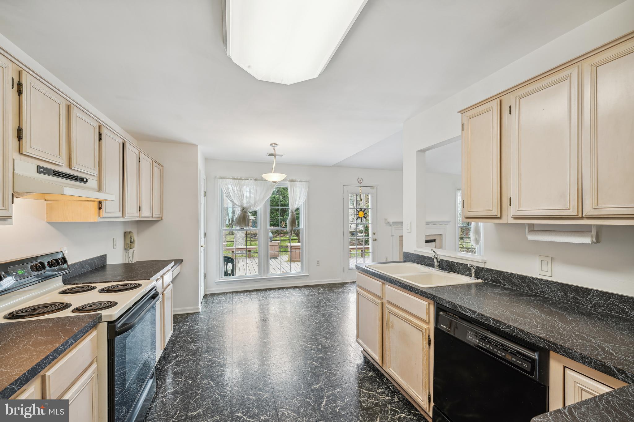 DORCHESTER - ST. CHARLES - Residential