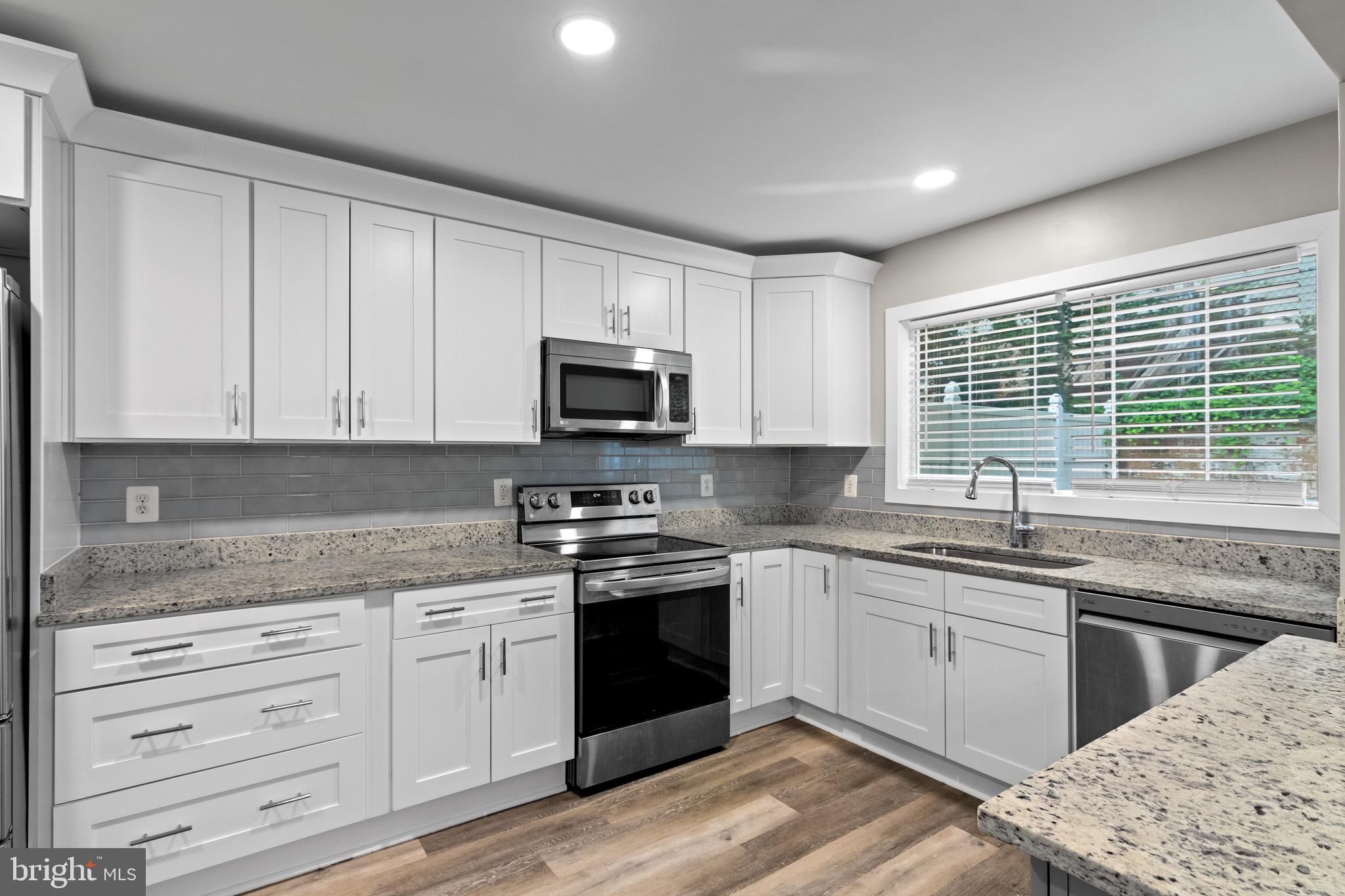 ANNANDALE ACRES - Residential