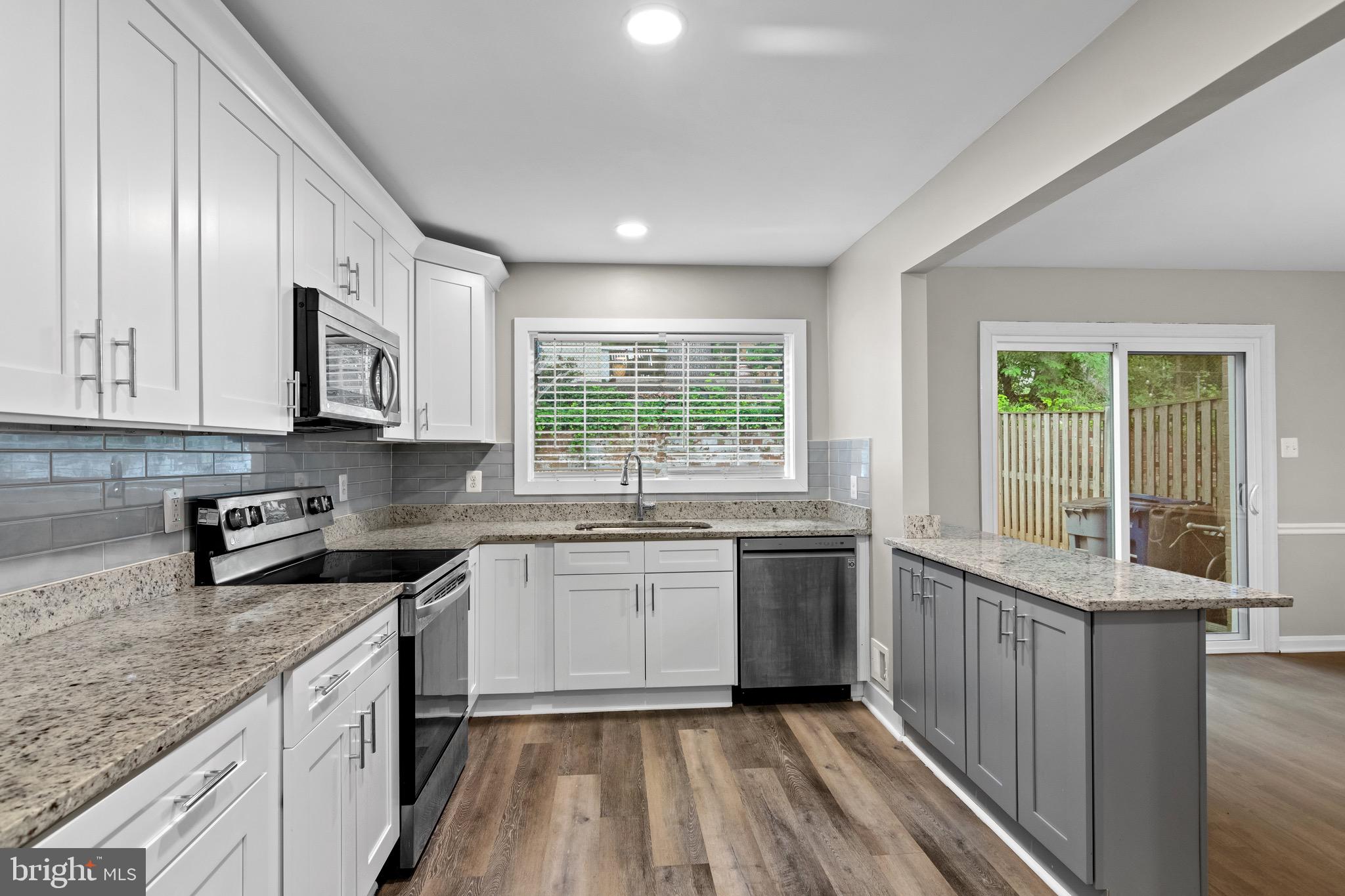 ANNANDALE ACRES - Residential