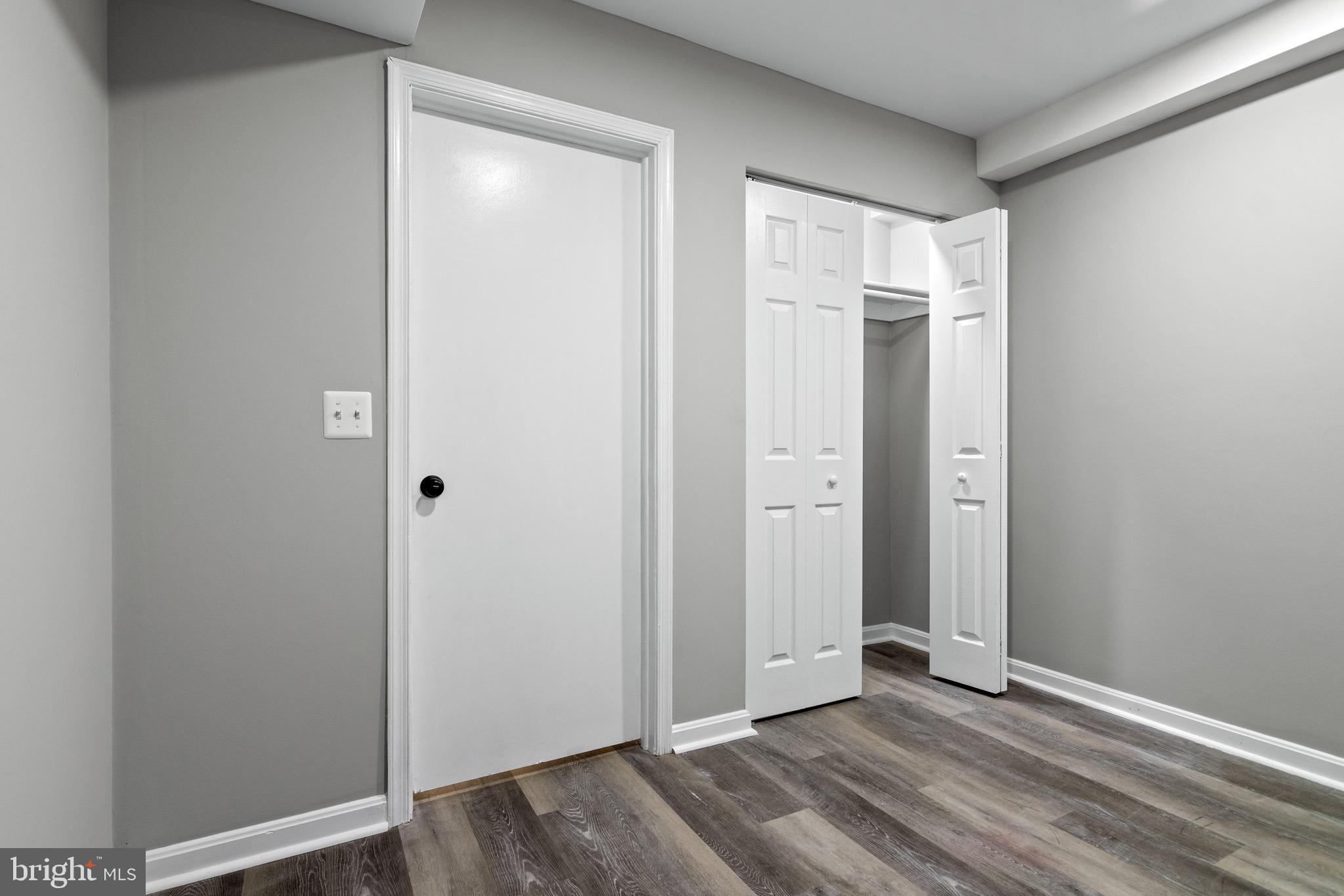 ANNANDALE ACRES - Residential