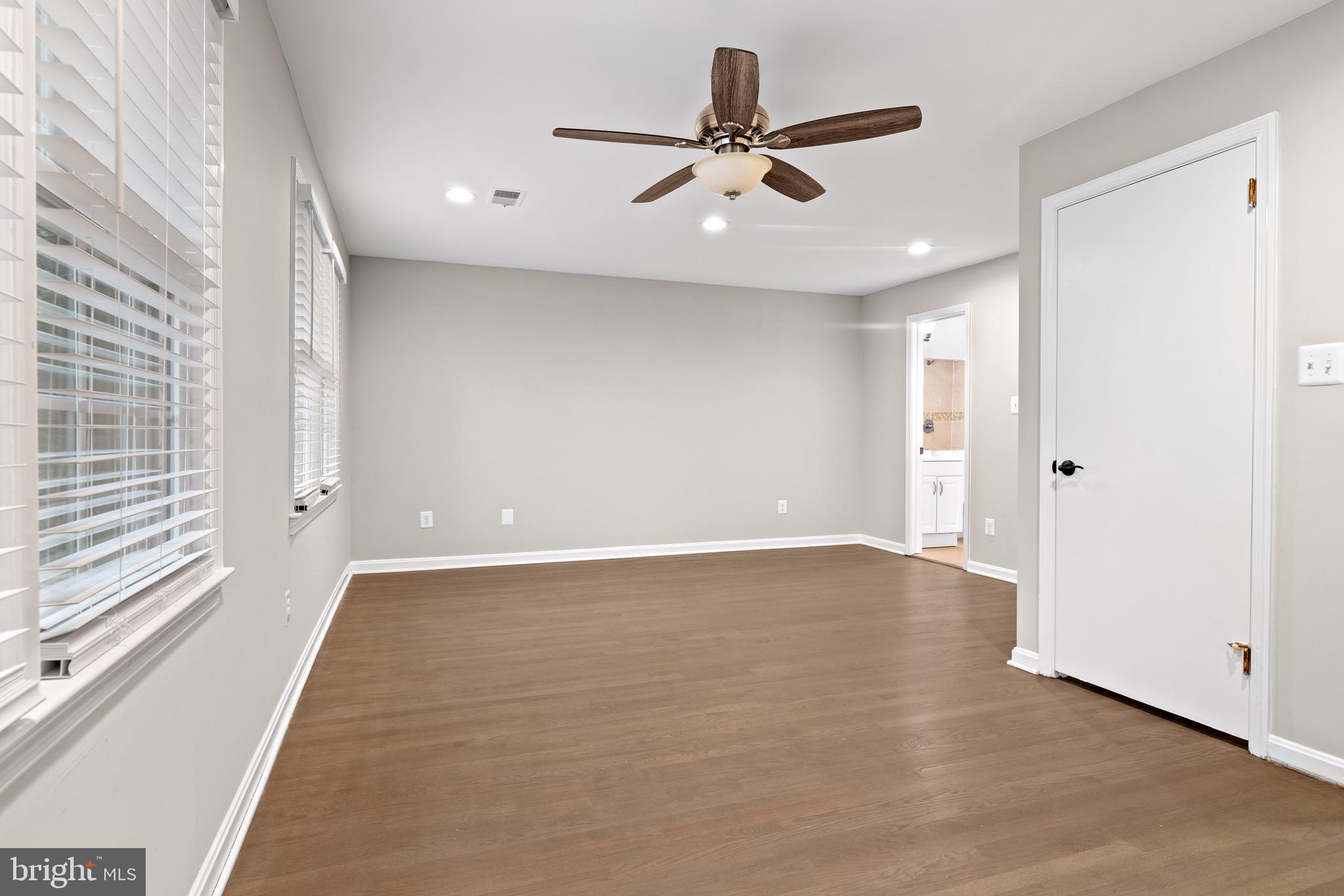 ANNANDALE ACRES - Residential