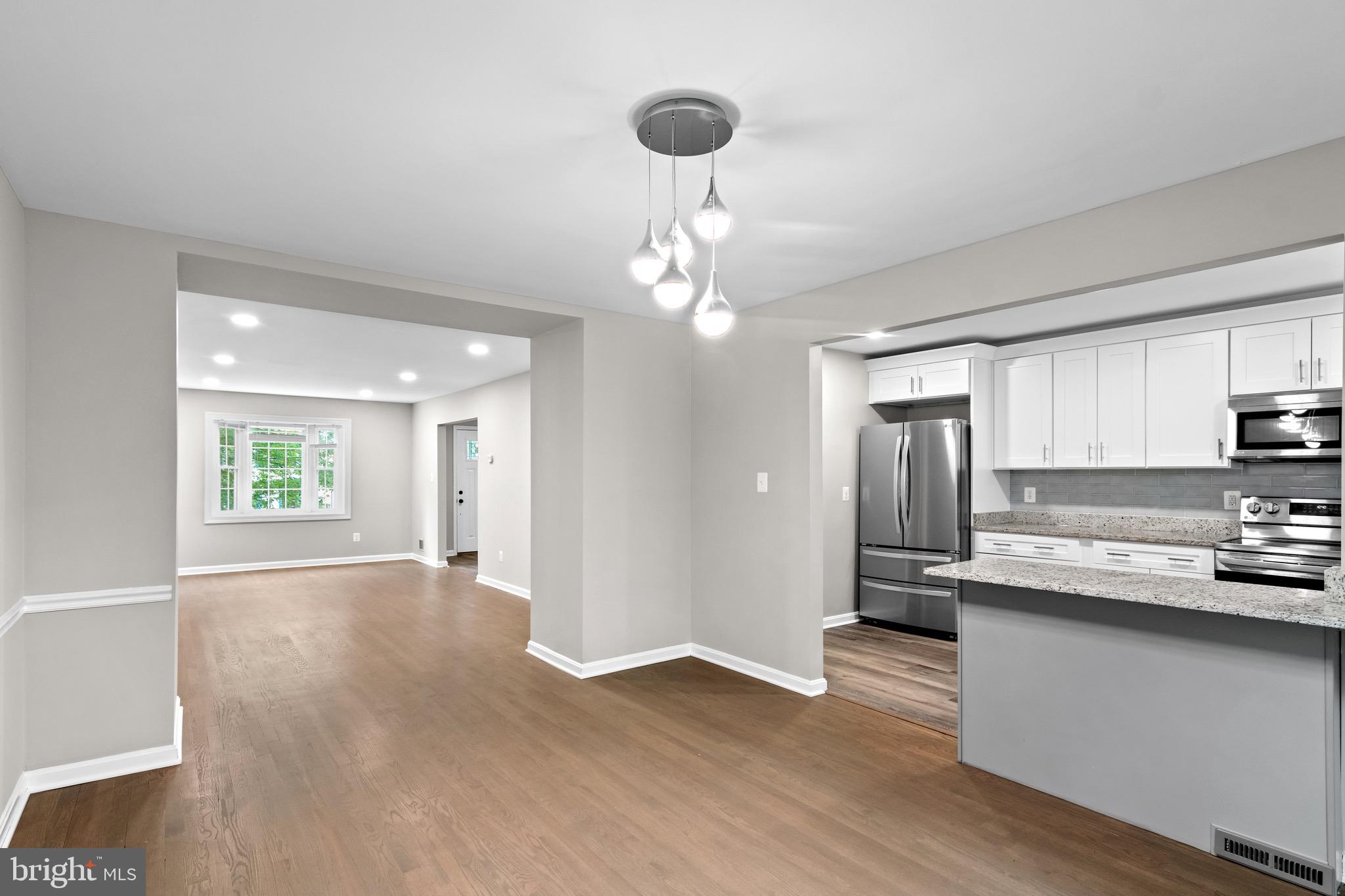 ANNANDALE ACRES - Residential