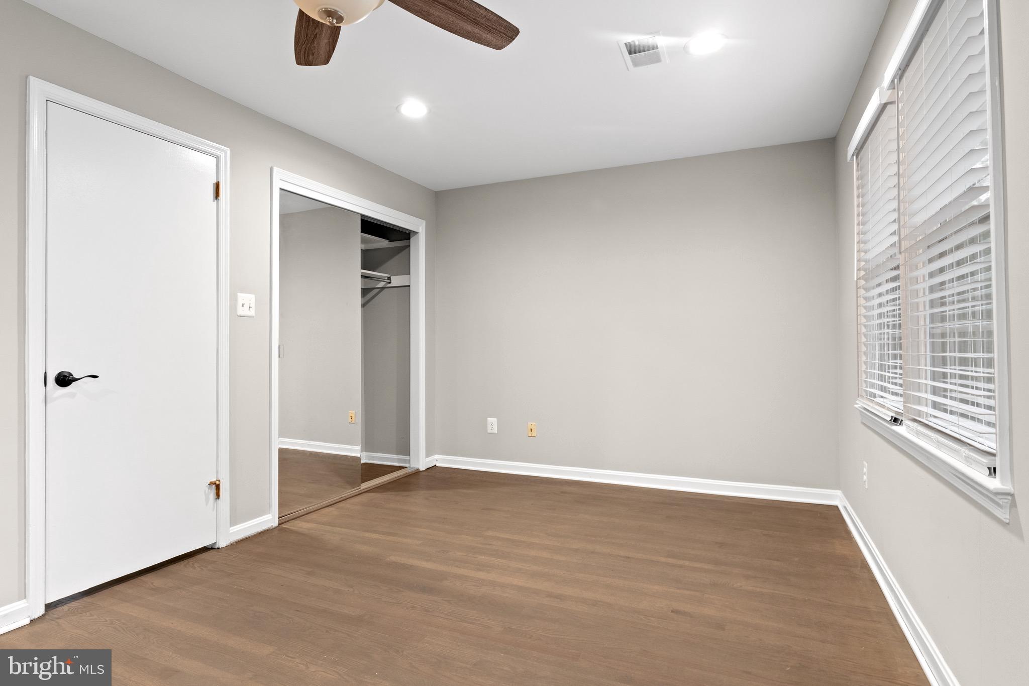 ANNANDALE ACRES - Residential